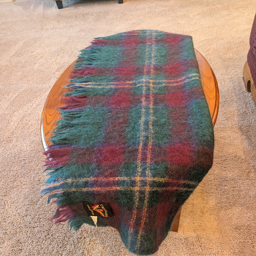 Creagaran Vintage Mohair Shawl, Teal Green & Burgundy - Picture 6 of 8
